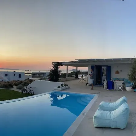 Prázdninový dům Sun, Beachfront With Stunning Views, Naxos