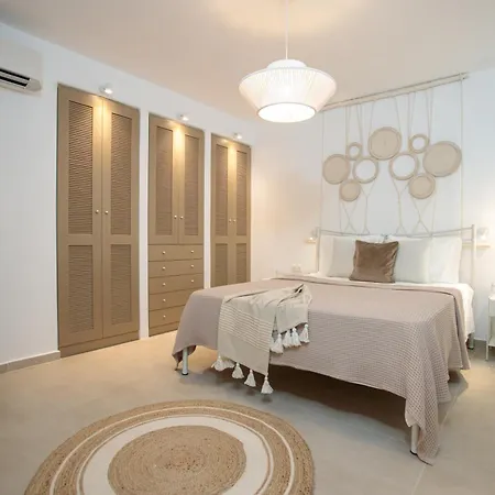 Semesterbostad Sun, Beachfront With Stunning Views, Naxos